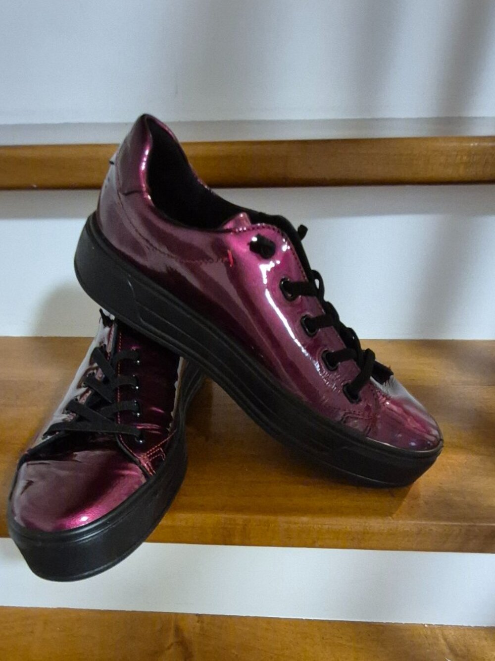 ARA - Almost new Burgandy Slip on Loafers. Size 8.5/9
